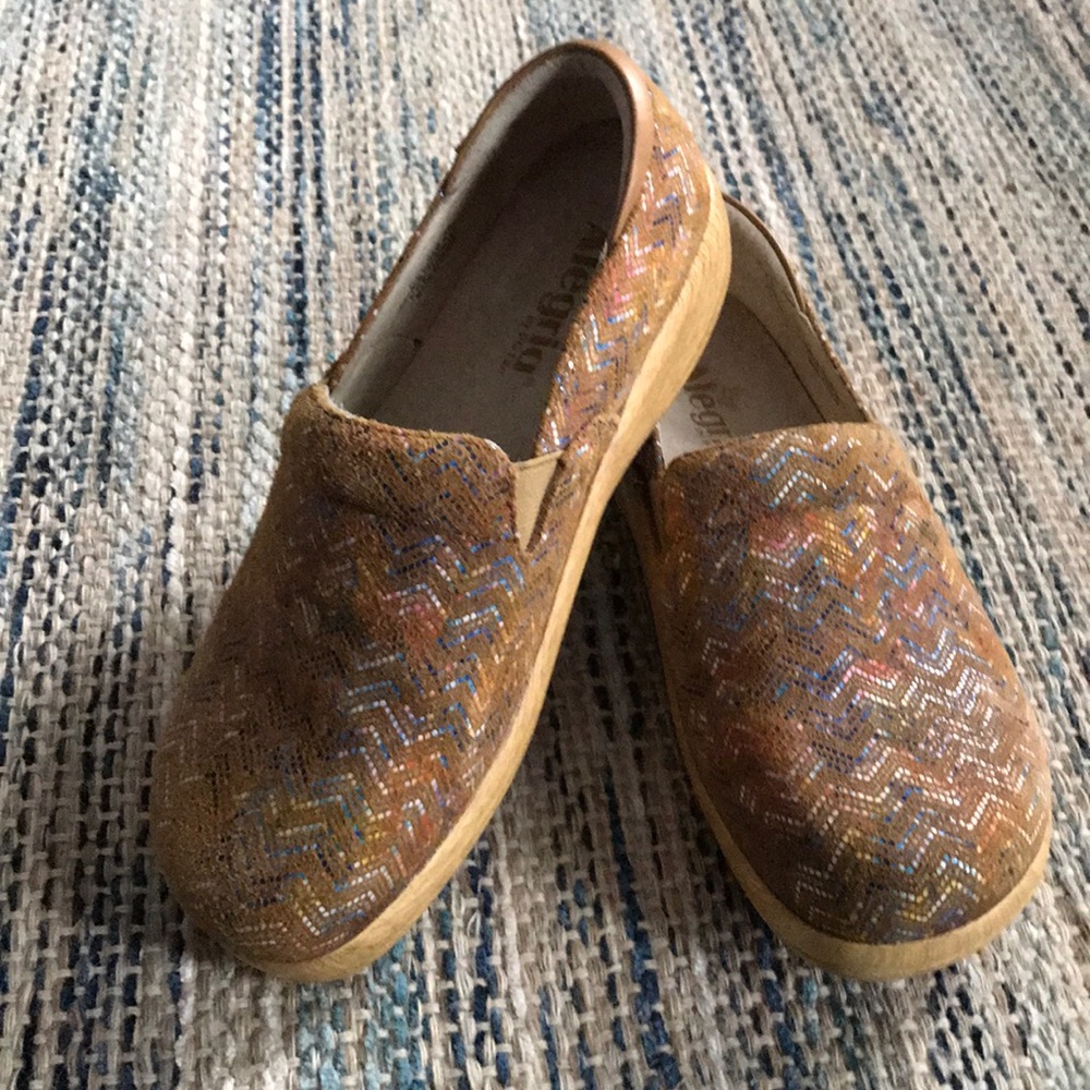 Alegria Women Clogs
